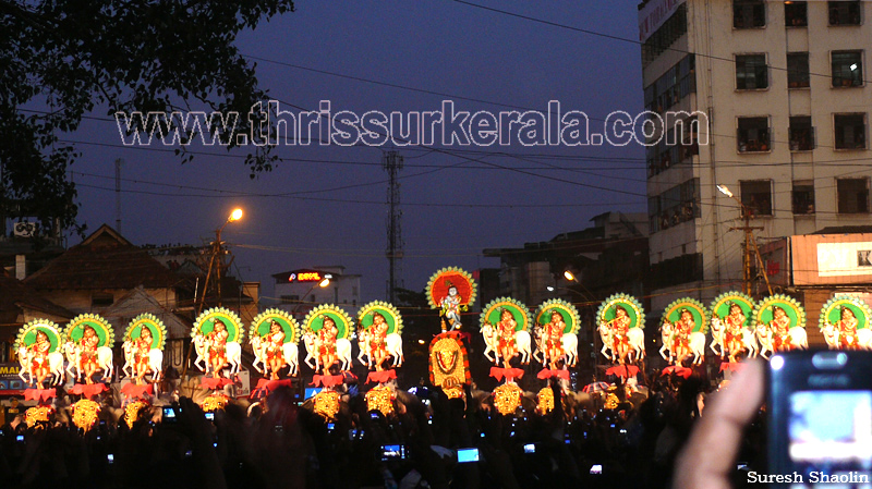 thrissur-pooram-2011- (34)